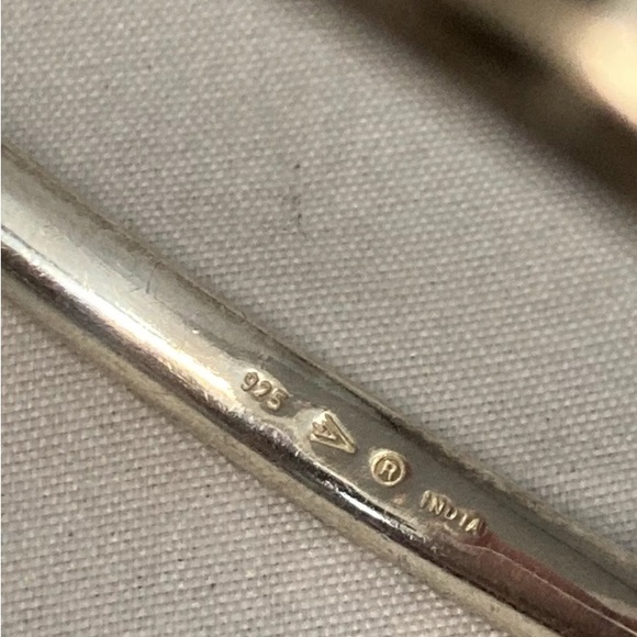 Silpada hammered sterling silver bangle - Picture 2 of 2